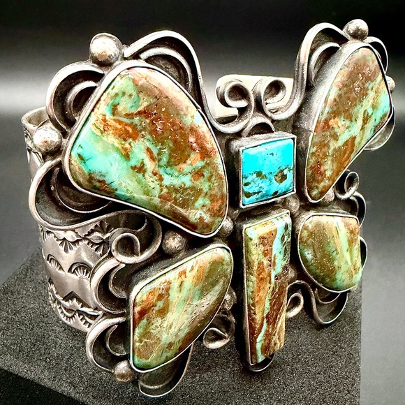 Massive Butterfly Cuff – by Juan Guerrero for Chimney Butte- Over 145 GRAMS - Picture 3 of 7